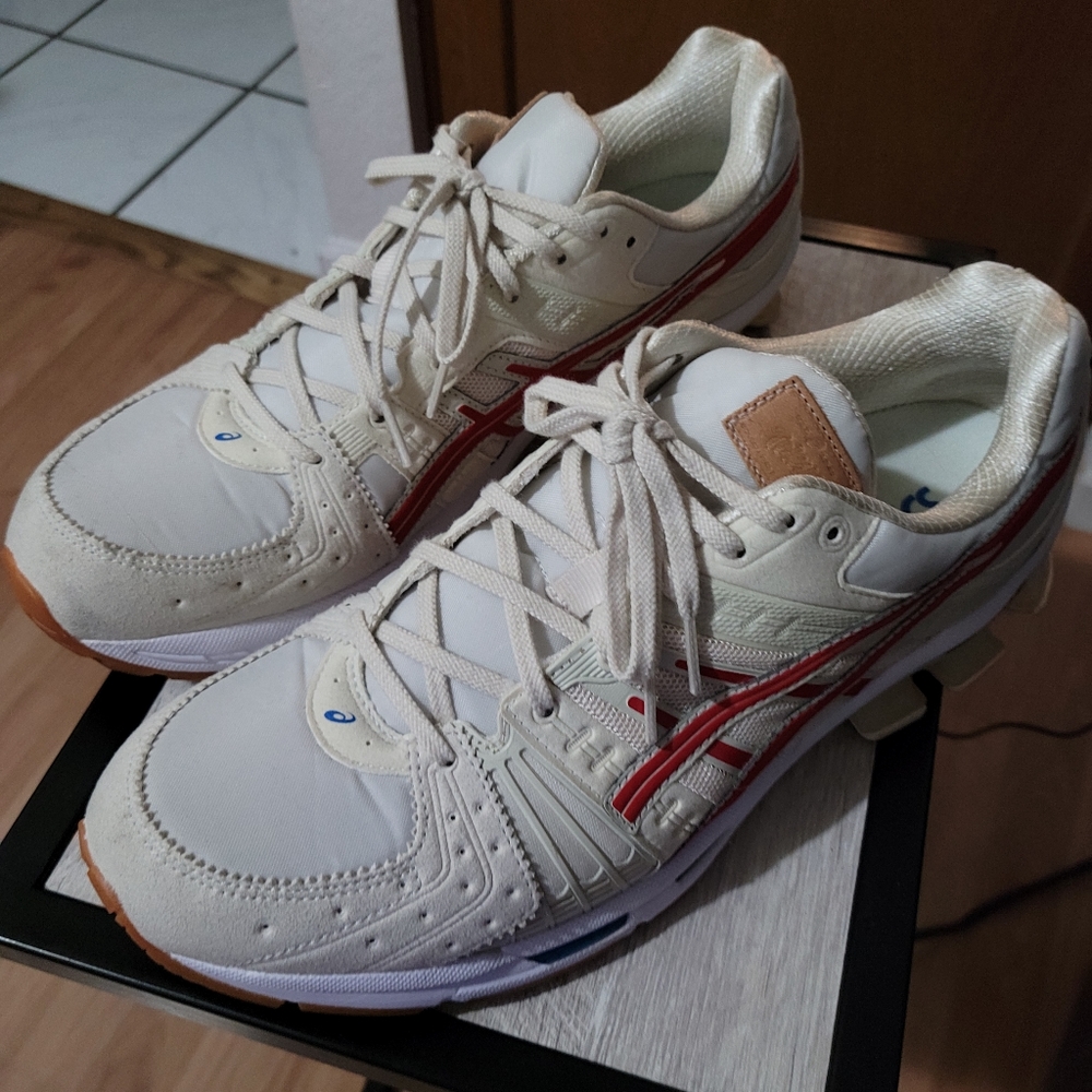 Asics Gel Kinsei size 12